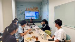 113-2_English_Corner-3.jpg
