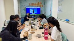 113-2_English_Corner-8.jpg