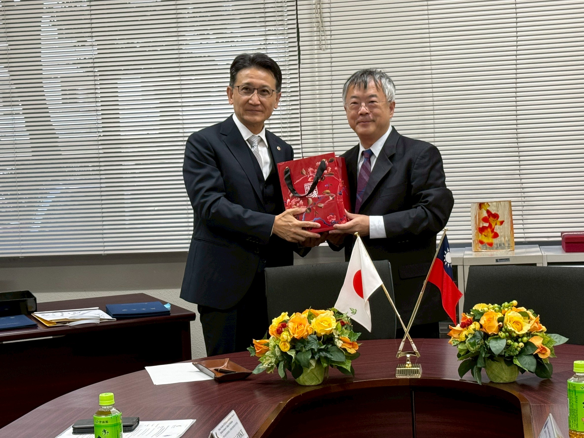 LINE ALBUM 20251125熊本大學參訪 簽約 251126 5